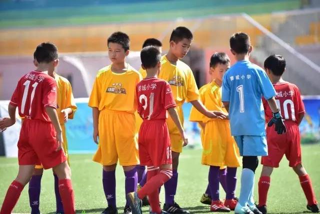 沃特斯40分广东胜山西 陈盈骏15+11广州胜福建