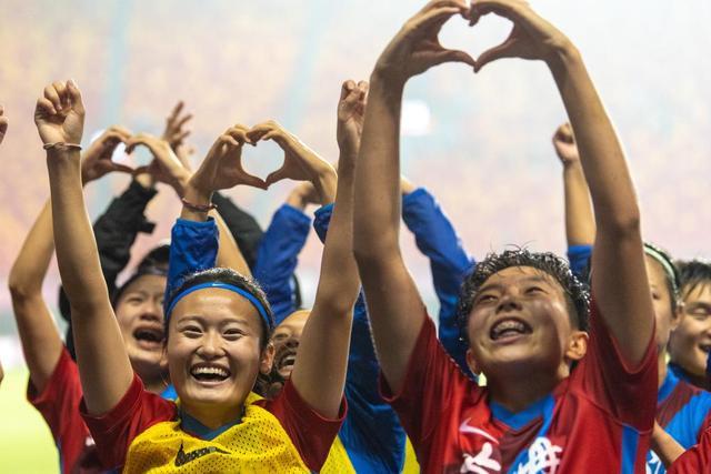 韩旭16分杨力维10+5 中国女篮热身不敌西班牙